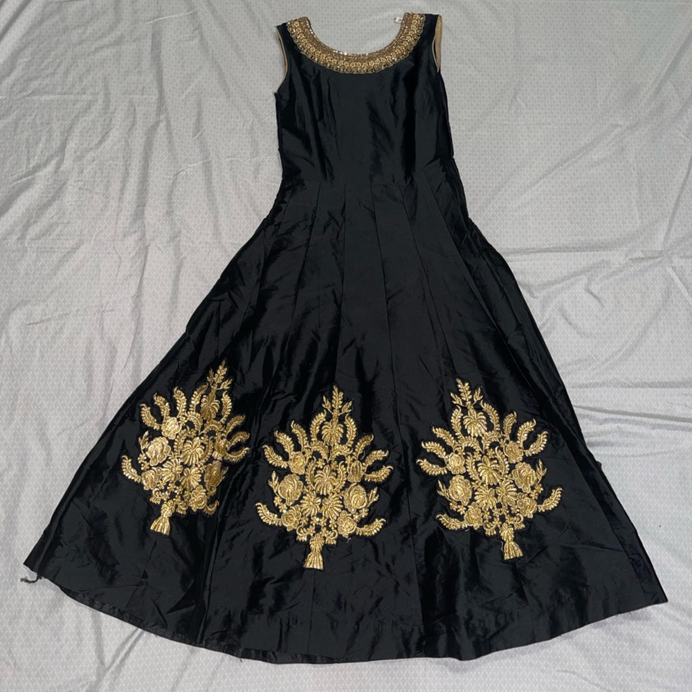 COPY - Indian gown style party wear,one piece gold work on black,10 to 12 years…